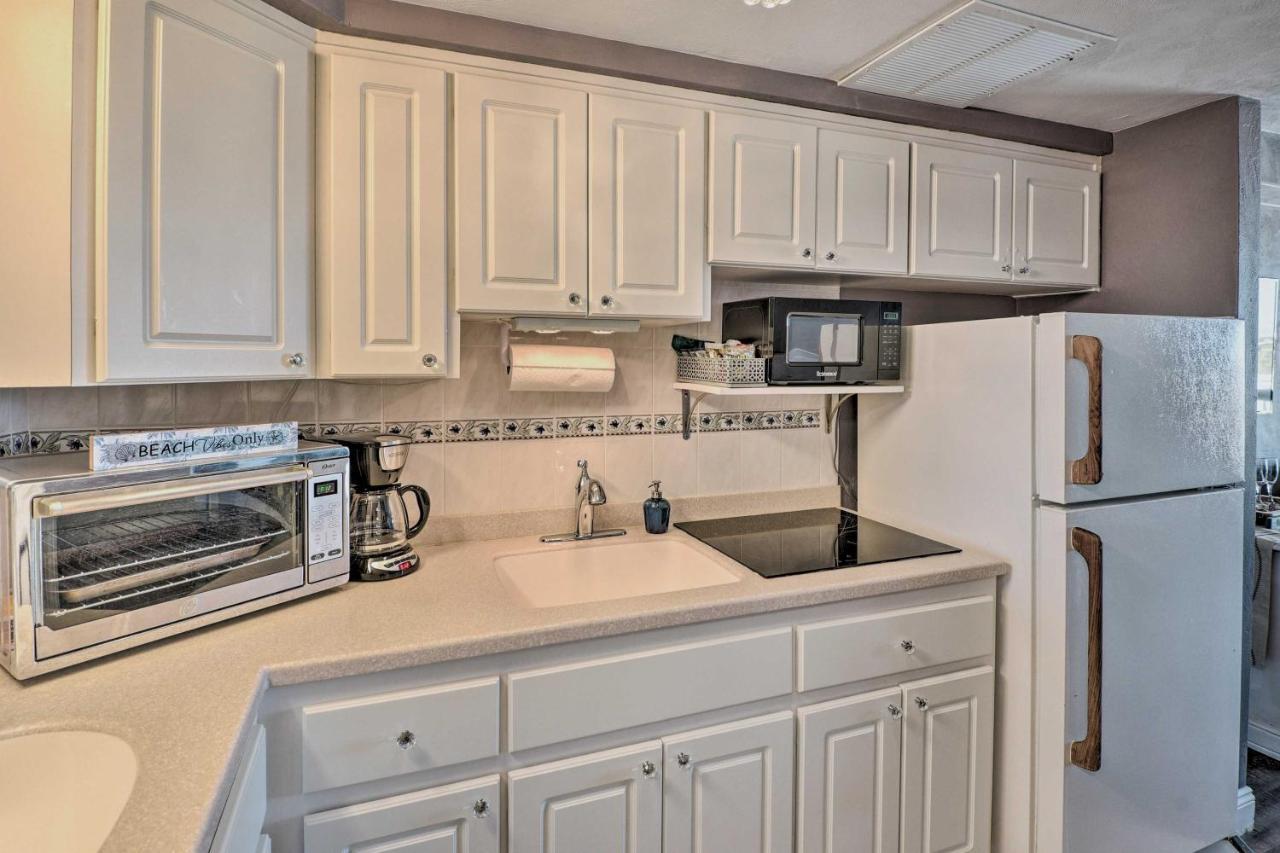 Dreamy Daytona Studio With Beach Access! เดย์โทนาบีช ภายนอก รูปภาพ